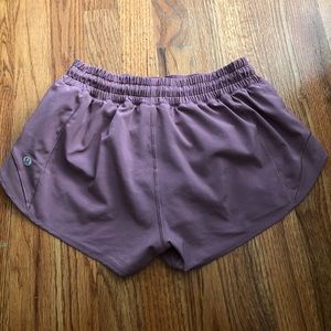 Lululemon Hotty Hot Short *2.5".